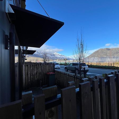 Queenstown Studio - 5Mins To Airport - Aircond - Free Wifi - Walk To Centre Экстерьер фото